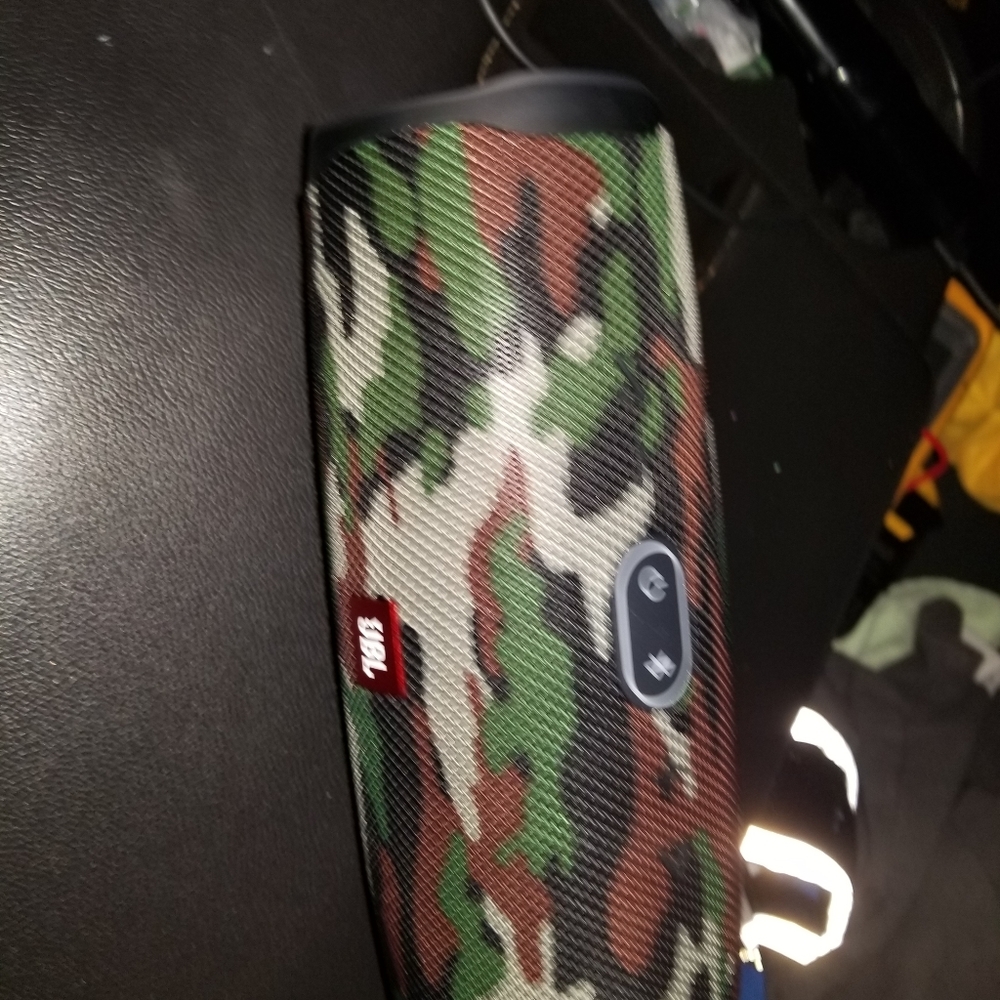 JBL CHARGE 4